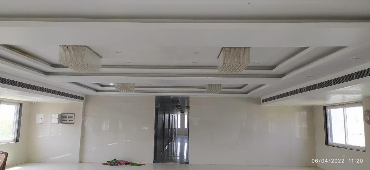Bhagwan Hotel Gonda Exterior photo