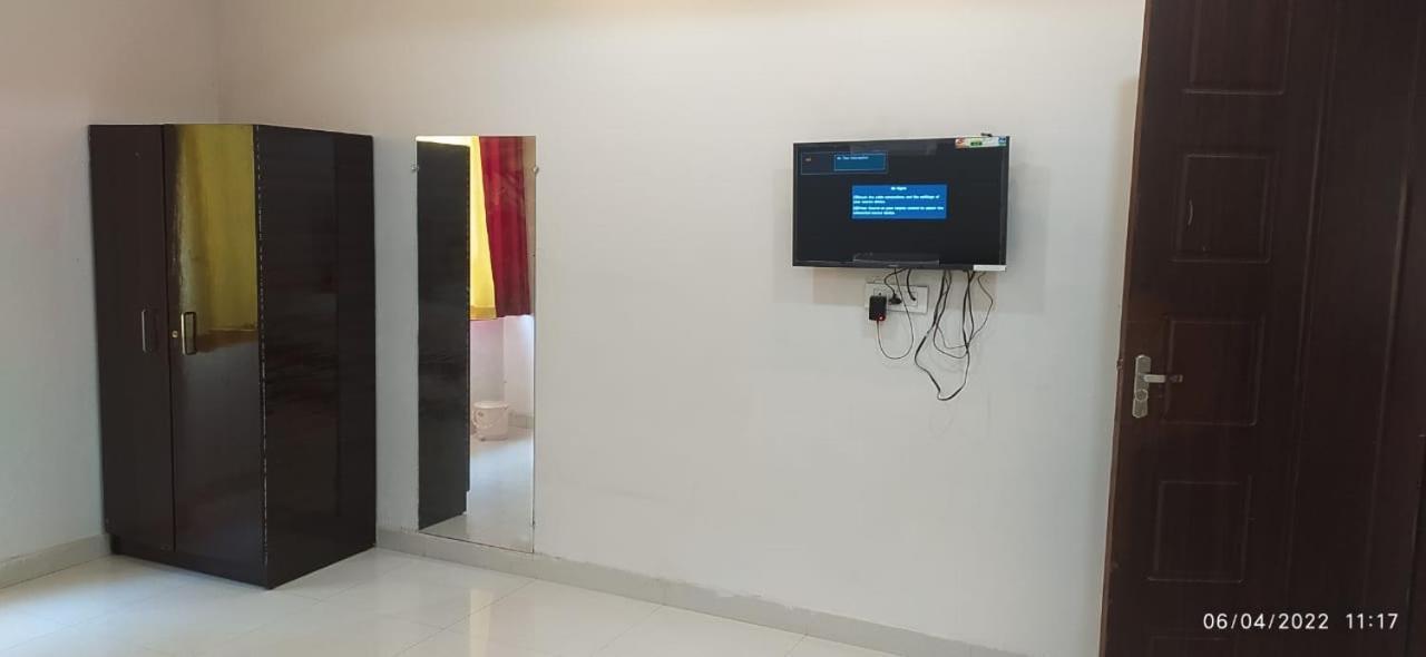 Bhagwan Hotel Gonda Exterior photo